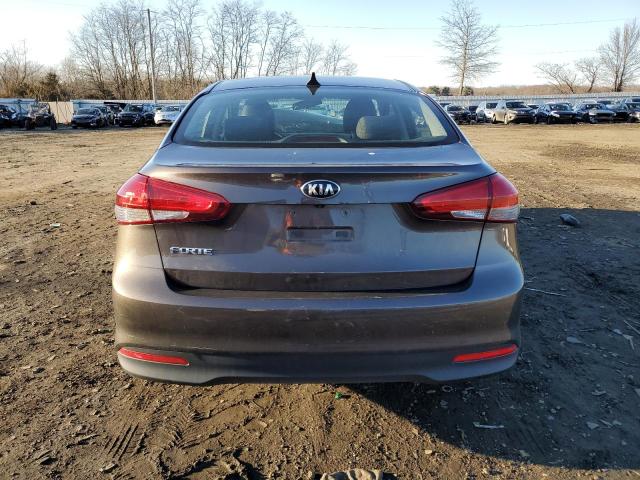 3KPFL4A75HE135949 - 2017 KIA FORTE LX GRAY photo 6