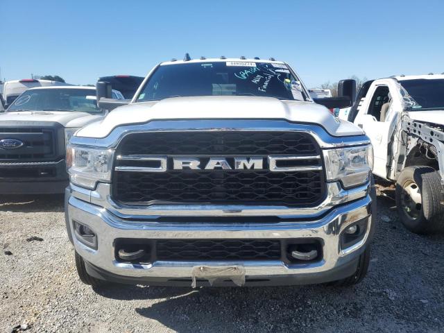 3C7WRNFL7MG634019 - 2021 RAM 5500 WHITE photo 5