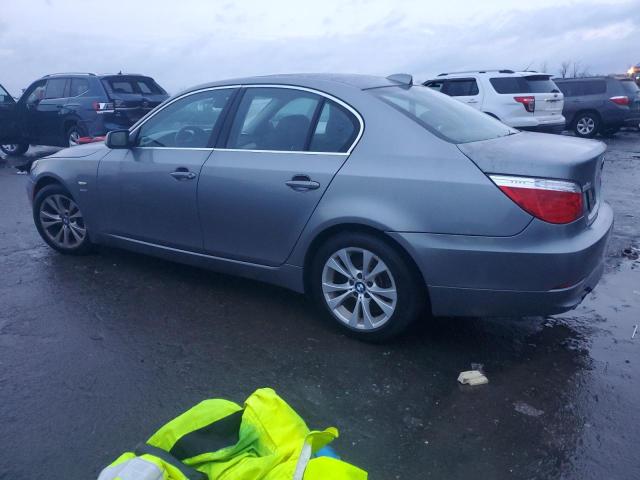 WBANV93589C134394 - 2009 BMW 535 XI GRAY photo 2