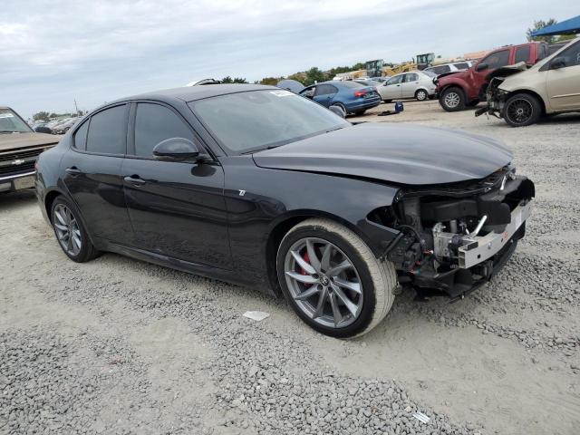 ZARFAMBNXN7661336 - 2022 ALFA ROMEO GIULIA SUPER BLACK photo 4