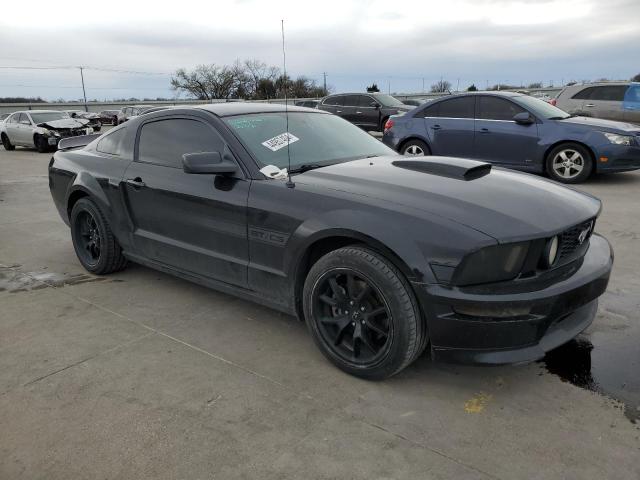 1ZVHT82H375203552 - 2007 FORD MUSTANG GT BLACK photo 4