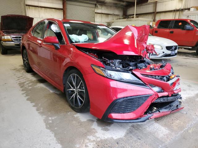 4T1G11AK4RU193546 - 2024 TOYOTA CAMRY SE NIGHT SHADE RED photo 4