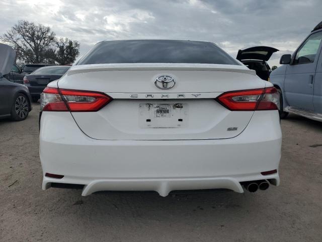 4T1B11HK0JU561225 - 2018 TOYOTA CAMRY L WHITE photo 6