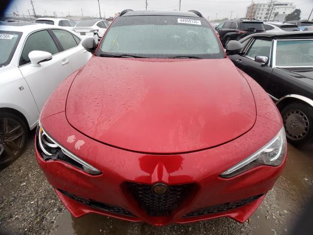 ZASFAKBN0J7B94993 - 2018 ALFA ROMEO STELVIO TI Қызыл фото 5