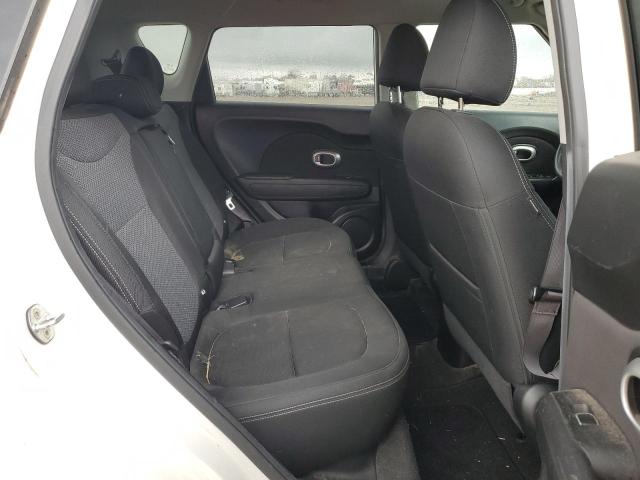 KNDJP3A5XJ7552349 - 2018 KIA SOUL + WHITE photo 10