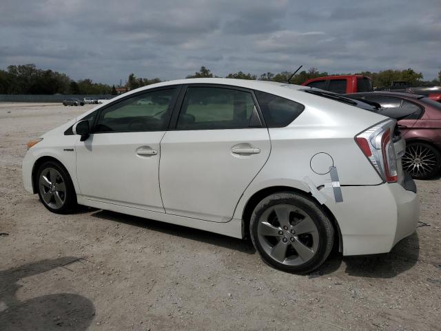 JTDKN3DU5D5617492 - 2013 TOYOTA PRIUS WHITE photo 2