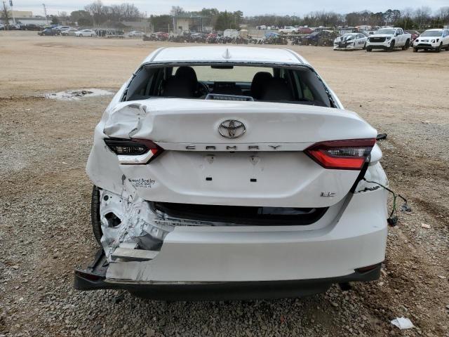 4T1C11AK5NU619723 - 2022 TOYOTA CAMRY LE WHITE photo 6