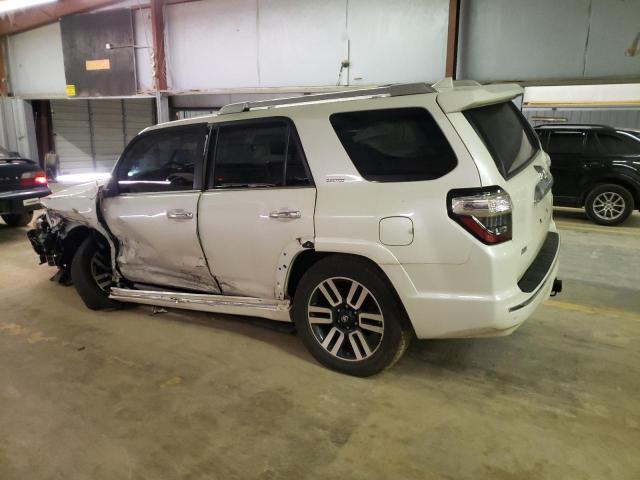 JTEBU5JR0J5552038 - 2018 TOYOTA 4RUNNER SR5/SR5 PREMIUM WHITE photo 2