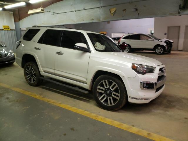 JTEBU5JR0J5552038 - 2018 TOYOTA 4RUNNER SR5/SR5 PREMIUM 白色 照片 4