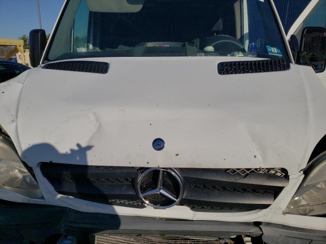 WD3PE7CC0C5640810 - 2012 MERCEDES-BENZ SPRINTER 2500 WHITE photo 11