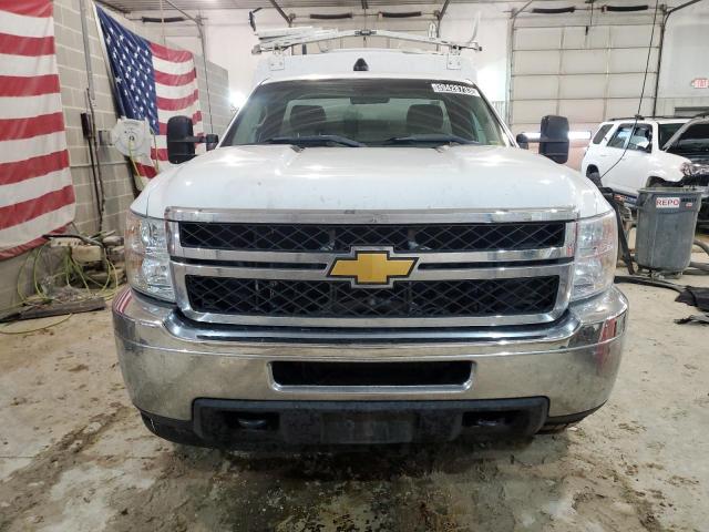 1GB0CVCG1CF208682 - 2012 CHEVROLET SILVERADO C2500 HEAVY DUTY WHITE photo 5