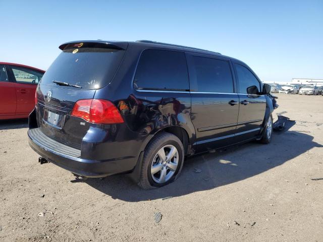 2V4RW3DG3BR642032 - 2011 VOLKSWAGEN ROUTAN SE BLUE photo 3