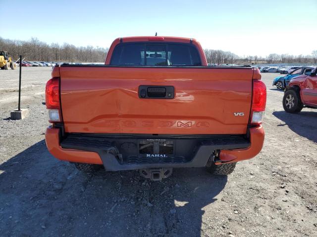 5TFSZ5AN2HX062993 - 2017 TOYOTA TACOMA ACCESS CAB ნარინჯისფერი ფოტო 6