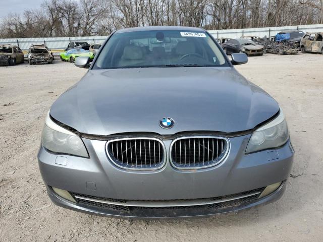 WBANV93569C136015 - 2009 BMW 535 XI GRAY photo 5