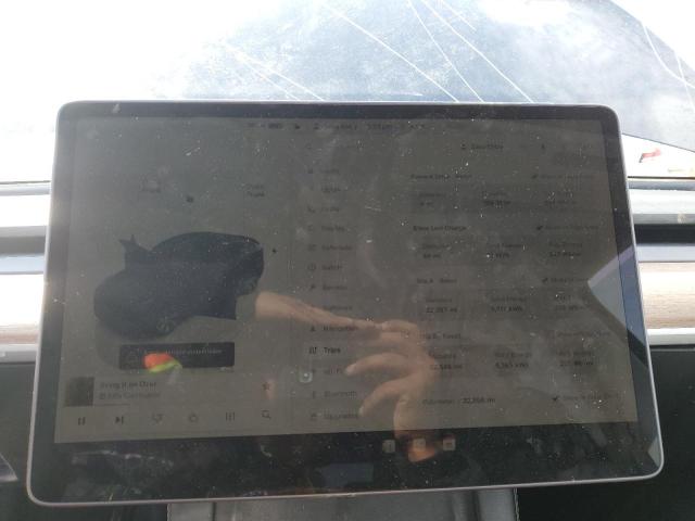 7SAYGDED9PF968369 - 2023 TESLA MODEL Y Gris foto 9