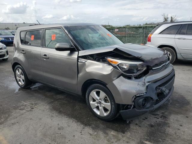 KNDJN2A22J7506004 - 2018 KIA SOUL GRAY photo 4