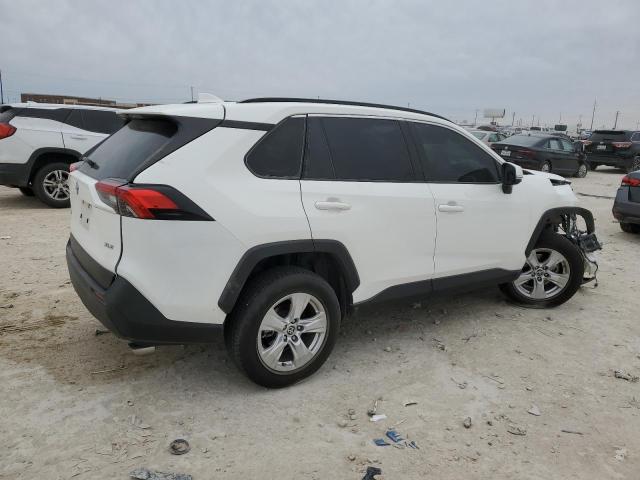 JTMW1RFV5LD054941 - 2020 TOYOTA RAV4 XLE WHITE photo 3