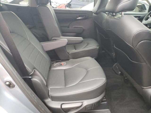 5TDGZRAH5MS076443 - 2021 TOYOTA HIGHLANDER XLE BLUE photo 11