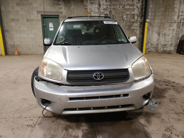 JTEHD20V140002338 - 2004 TOYOTA RAV4 SILVER photo 5