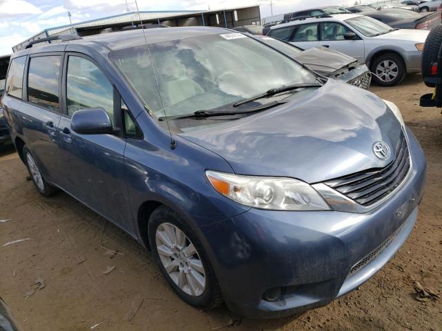 5TDJK3DC4ES090665 - 2014 TOYOTA SIENNA LE BLUE photo 4