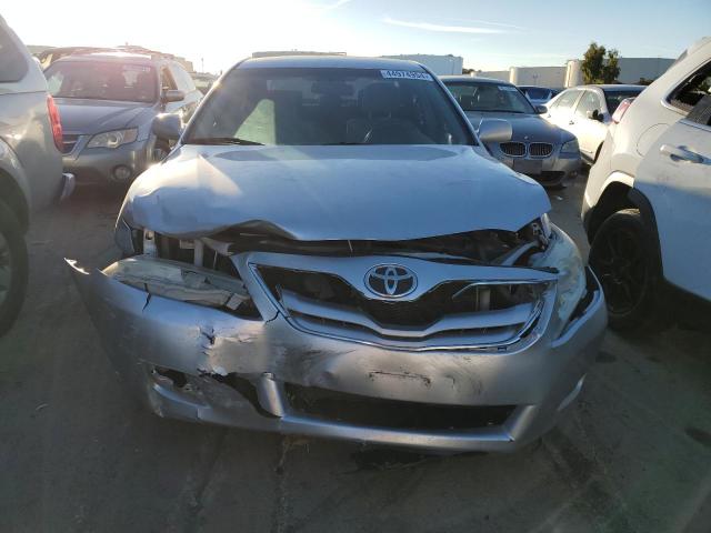 4T1BK3EK6AU597465 - 2010 TOYOTA CAMRY SE SILVER photo 5