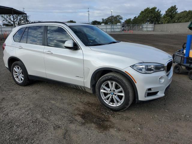 5UXKS4C50F0J98006 - 2015 BMW X5 XDRIVE35D WHITE photo 4