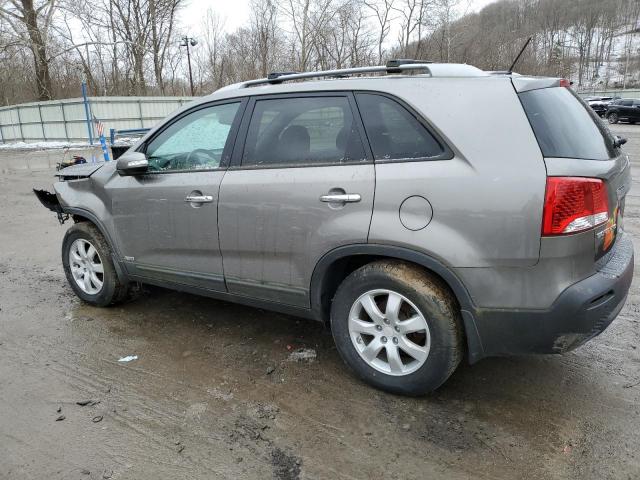 5XYKTDA13BG181333 - 2011 KIA SORENTO BASE SILVER photo 2