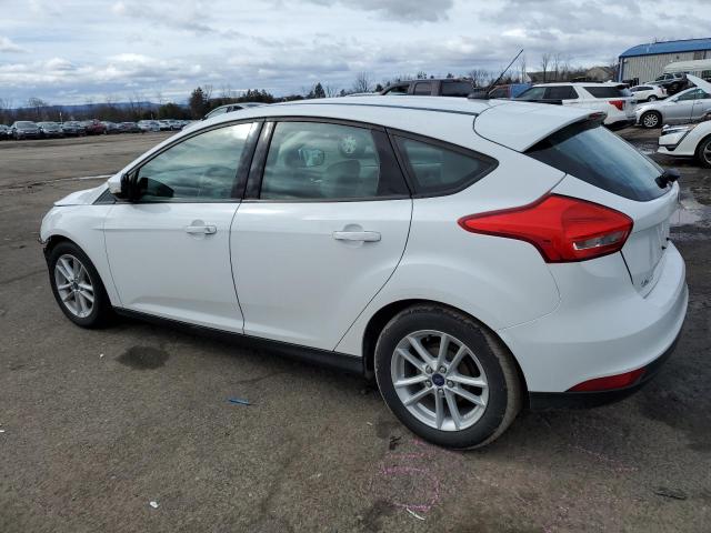 1FADP3K29HL259793 - 2017 FORD FOCUS SE WHITE photo 2