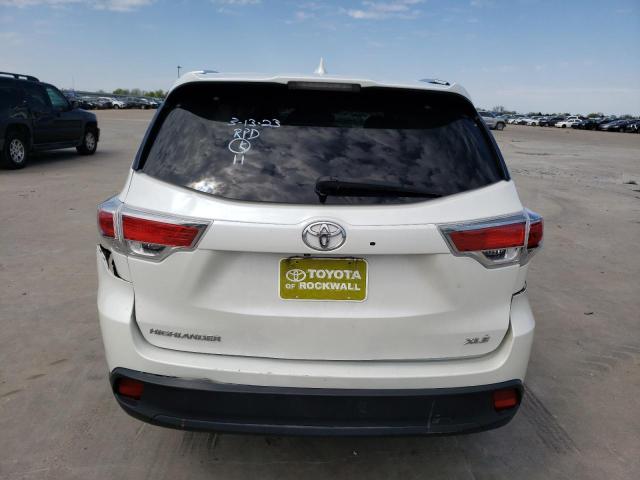5TDKKRFH5ES010905 - 2014 TOYOTA HIGHLANDER XLE WHITE photo 6