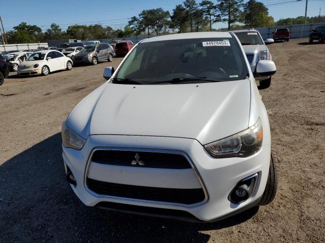 4A4AP3AU5DE015937 - 2013 MITSUBISHI OUTLANDER ES WHITE photo 5