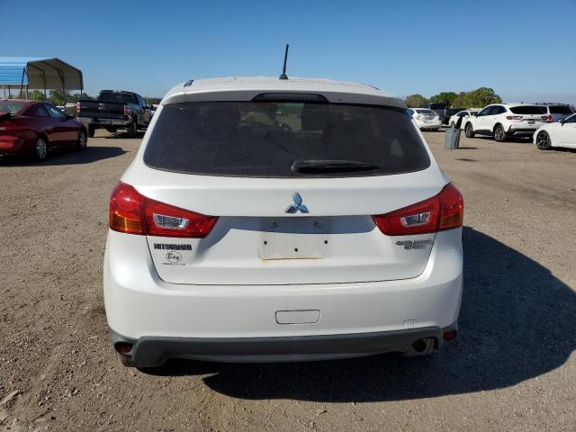 4A4AP3AU5DE015937 - 2013 MITSUBISHI OUTLANDER ES WHITE photo 6