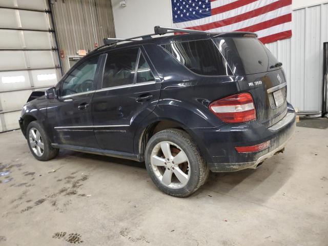 4JGBB8GB8BA650101 - 2011 MERCEDES-BENZ ML 350 4MATIC BLACK photo 2
