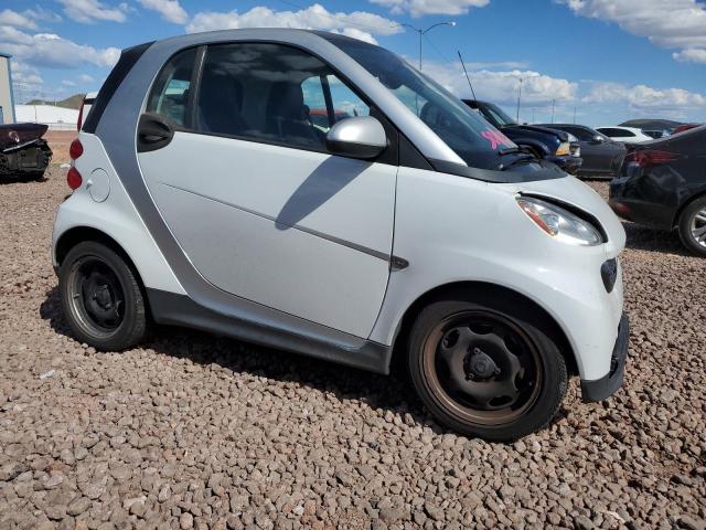 WMEEJ3BA5EK748850 - 2014 SMART FORTWO PURE WHITE photo 4