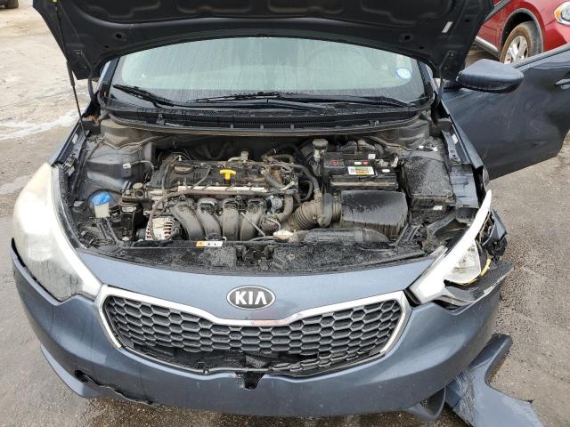 KNAFK4A65G5567331 - 2016 KIA FORTE LX BLUE photo 11