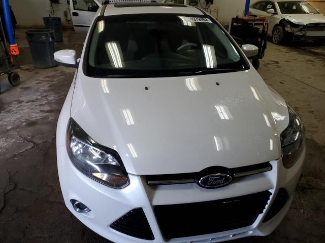 1FADP3N21EL136724 - 2014 FORD FOCUS TITANIUM WHITE photo 5