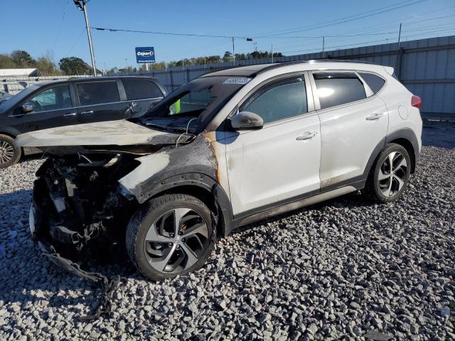 KM8J33A26JU715027 - 2018 HYUNDAI TUCSON VALUE WHITE photo 1