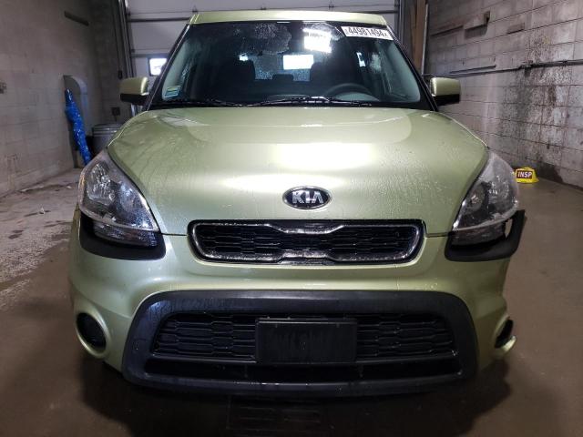 KNDJT2A58D7632839 - 2013 KIA SOUL GREEN photo 5