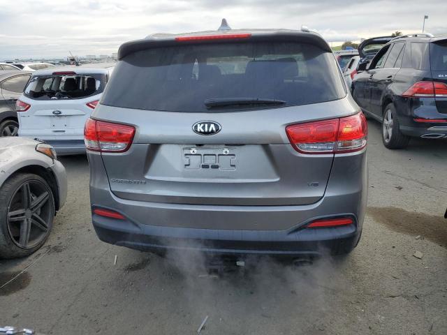 5XYPGDA53JG367532 - 2018 KIA SORENTO LX GRAY photo 6