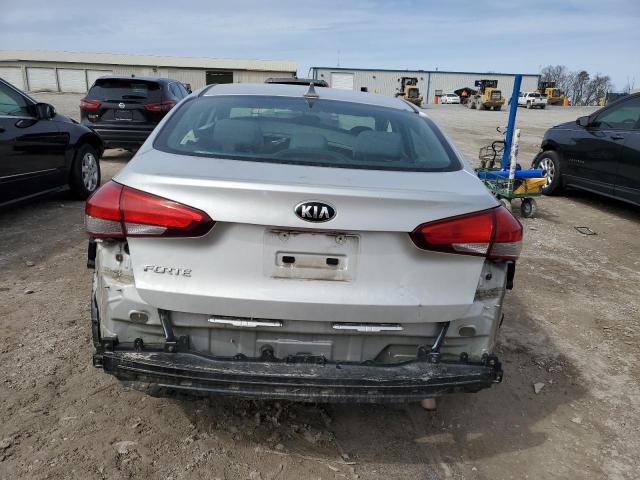 3KPFK4A78JE169537 - 2018 KIA FORTE LX SILVER photo 6