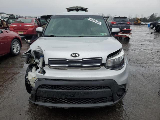 KNDJN2A24H7421482 - 2017 KIA SOUL SILVER photo 5