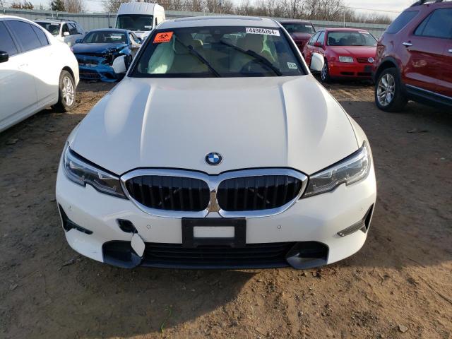 3MW5R7J00L8B15708 - 2020 BMW 330XI WHITE photo 5