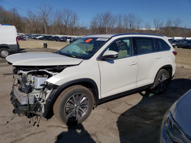 5TDJZRFH9KS564872 - 2019 TOYOTA HIGHLANDER SE WHITE photo 1