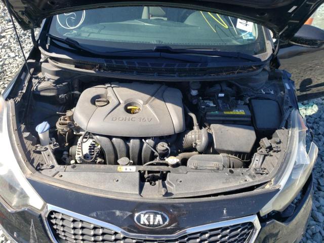 KNAFK4A67G5531043 - 2016 KIA FORTE LX BLACK photo 11