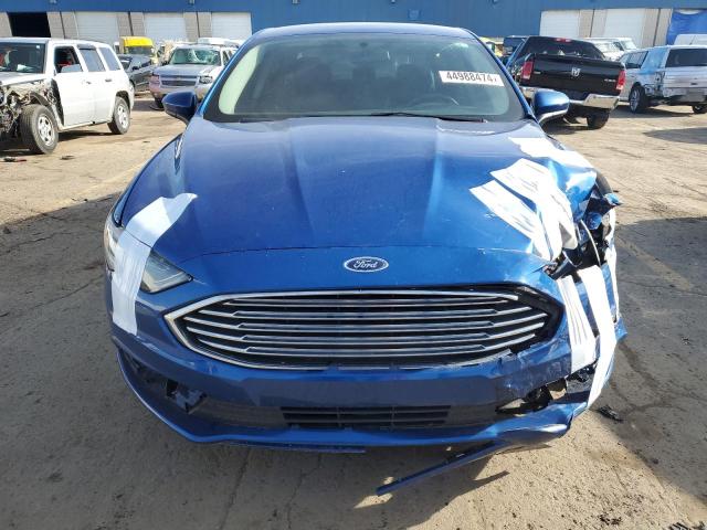 3FA6P0H70JR108679 - 2018 FORD FUSION SE BLUE photo 5