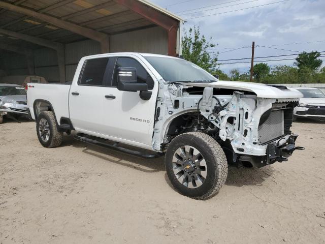 2GC4YME79R1105225 - 2024 CHEVROLET C2500 SILV K2500 CUSTOM WHITE photo 4