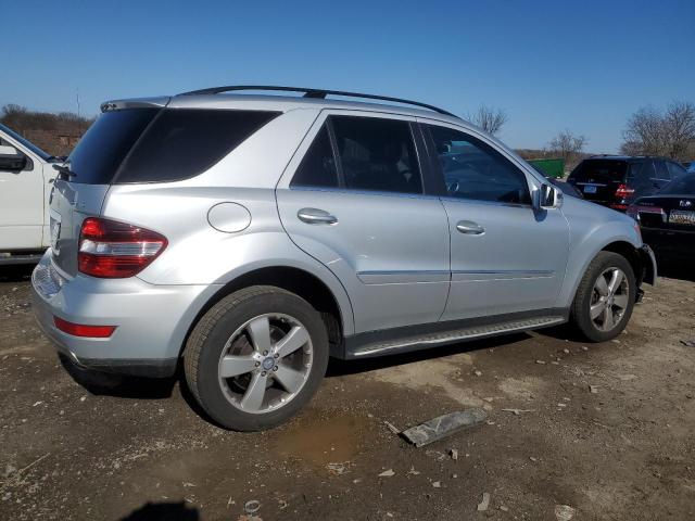 4JGBB8GB8BA625375 - 2011 MERCEDES-BENZ ML 350 4MATIC WHITE photo 3