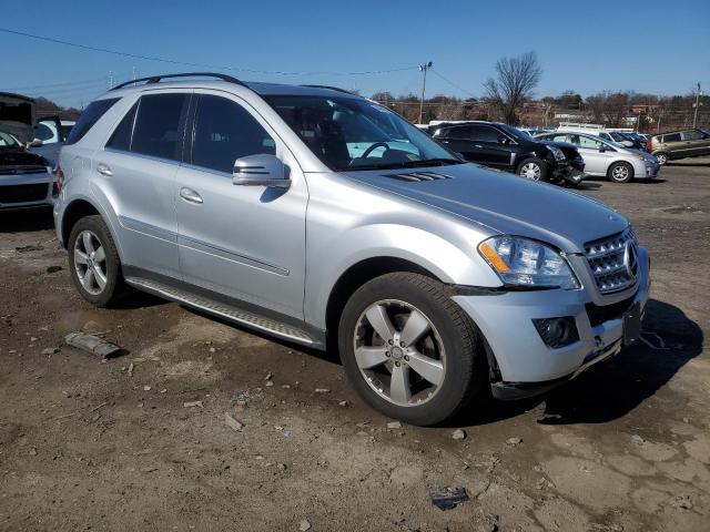 4JGBB8GB8BA625375 - 2011 MERCEDES-BENZ ML 350 4MATIC WHITE photo 4