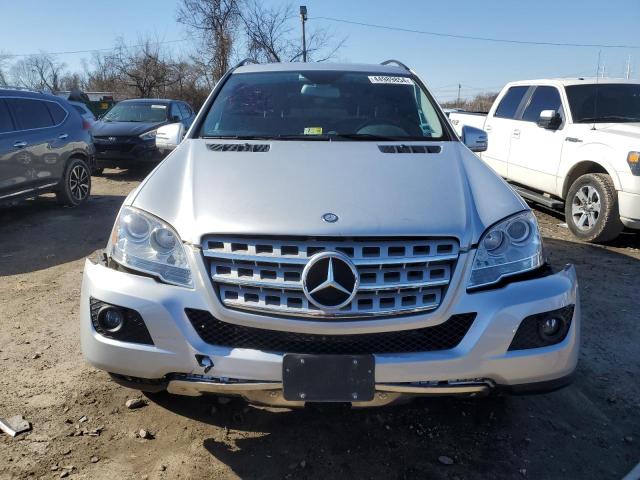 4JGBB8GB8BA625375 - 2011 MERCEDES-BENZ ML 350 4MATIC WHITE photo 5