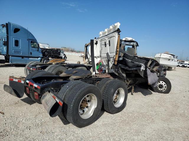 3AKJGLDR9DSBB5156 - 2013 FREIGHTLINER CASCADIA 1 WHITE photo 4