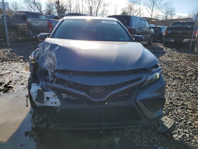 4T1G11BK5PU074724 - 2023 TOYOTA CAMRY SE NIGHT SHADE GRAY photo 5